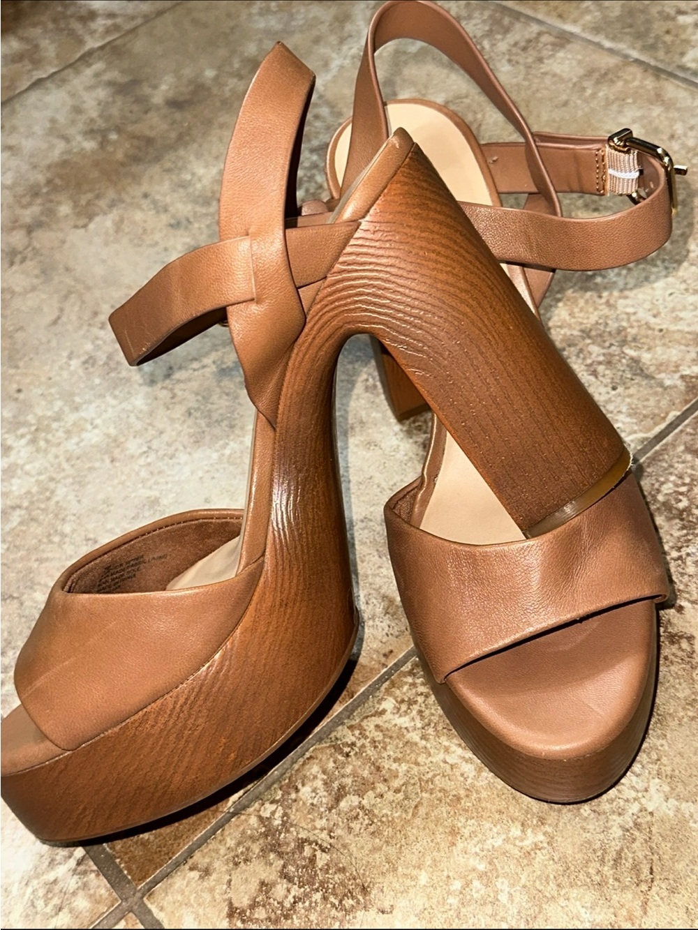 Gianni Bini Vacay Tan Box Label - Neutral Tan - Picture 3 of 6